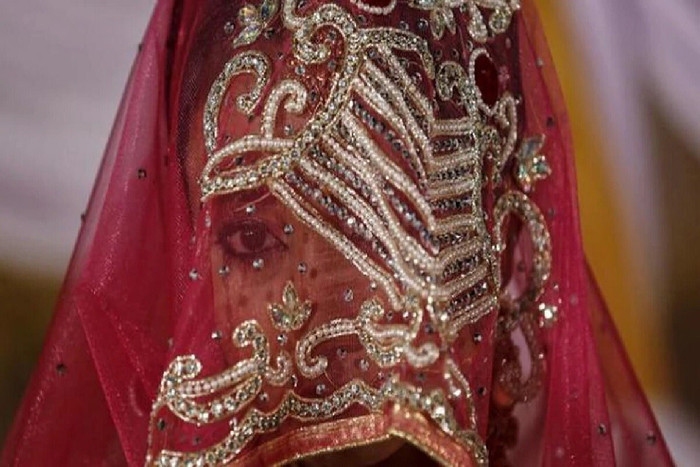 Nữ giáo viên bị điều tra tội giam giữ trẻ vị thành niên bất hợp pháp.