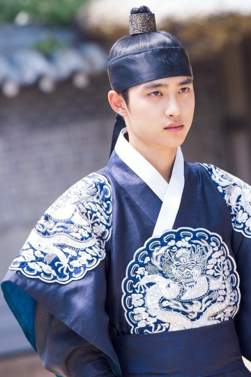 Thái tử D.O. trong phim Lang quân 100 ngày.