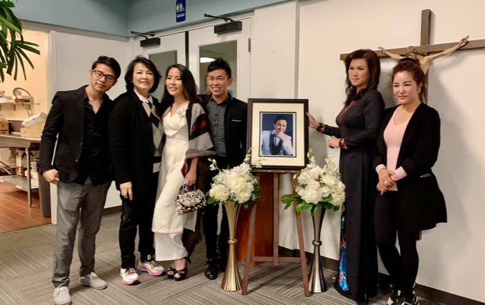 Chị 'Bé Heo' cùng Thúy Nga, Hoài Tâm dự thánh lễ tưởng nhớ 100 ngày mất của cố nghệ sĩ Chí Tài Ảnh 2