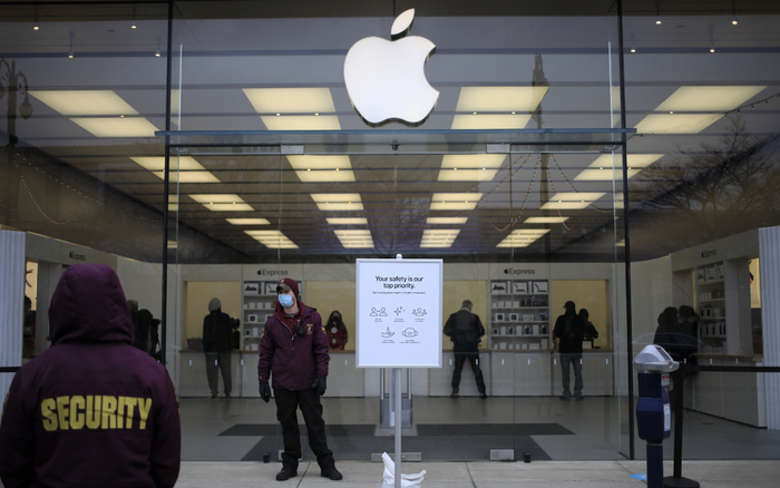 Apple Store tại Mỹ cho khách hàng thử AirPods trở lại trước khi mua Ảnh 2