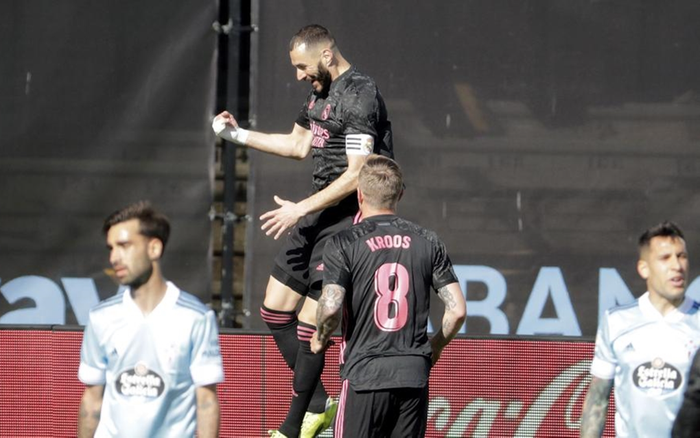 Benzema cân bằng thành tích ghi bàn của huyền thoại Real Madrid Ảnh 2