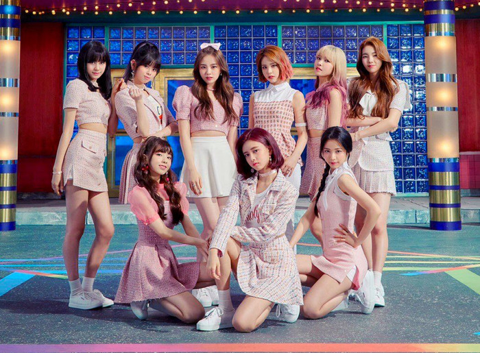 NiziU - nhóm nữ Nhật đầu tiên của JYP