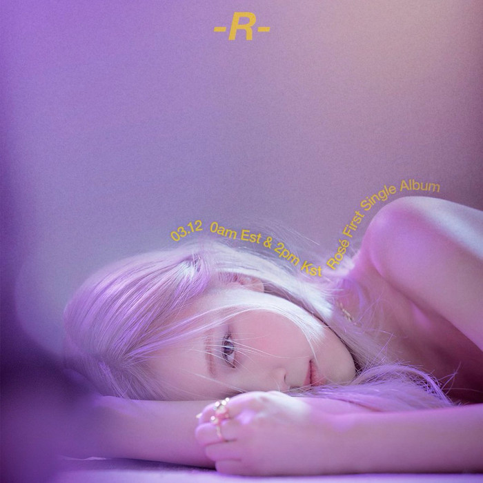 Album debut solo mang tên R với hơn 500.000 album bán trước khi phát hành.