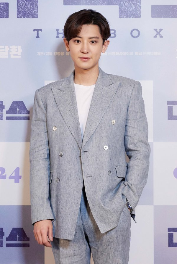 Chanyeol (EXO) đã lần đầu chính thức xuất hiện sau tại buổi họp báo premiere phim The Box