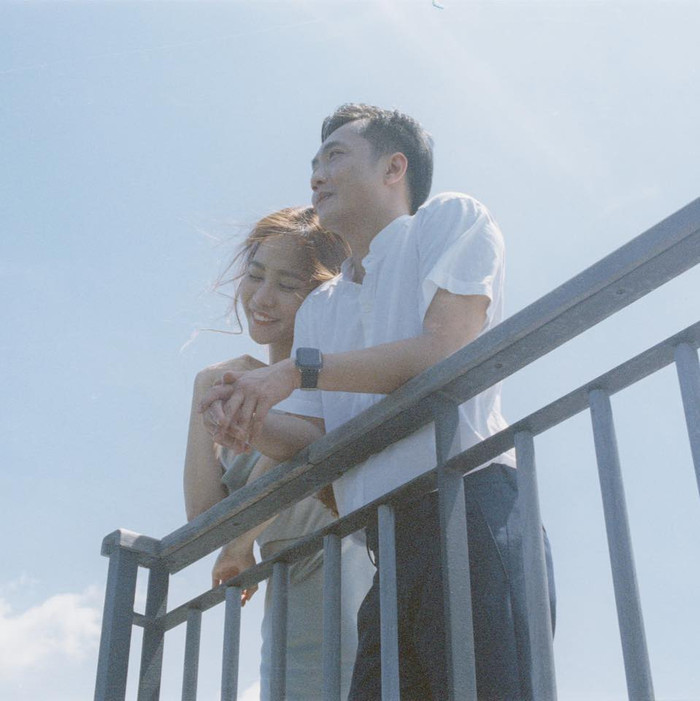 Đàm Thu Trang và Cường Đô La khiến dân mạng xuýt xoa với những hành động tình cảm