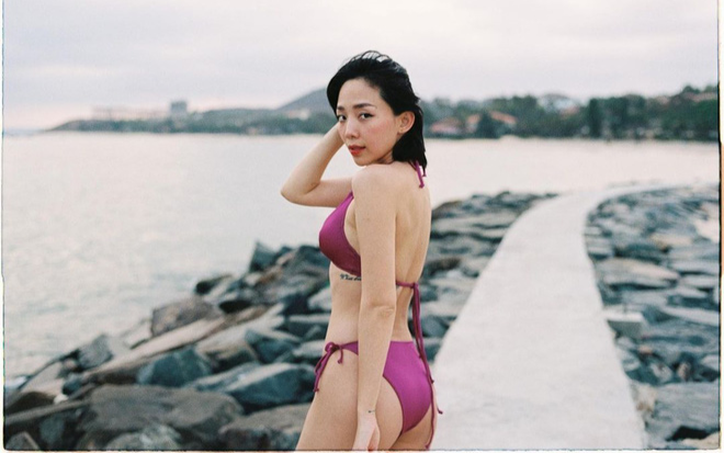 'Đụng độ' bikini với nàng thơ của Sơn Tùng, Tóc Tiên chụp vội cũng quyến rũ hết nấc Ảnh 2