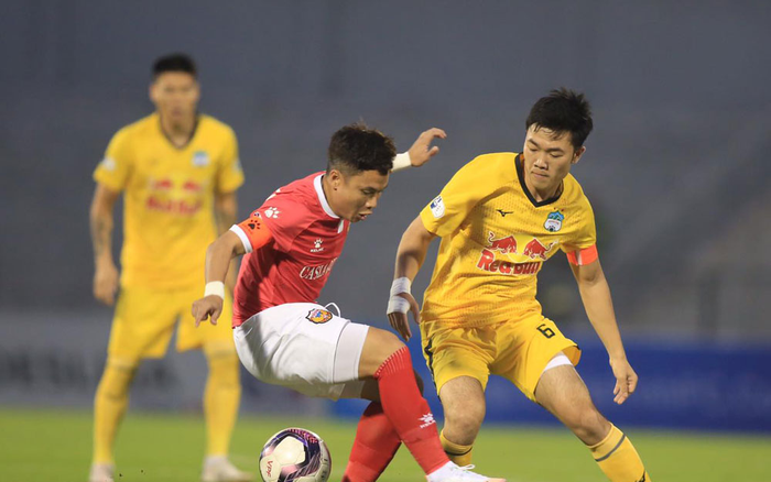 Xuân Trường nổi cáu với Kim Dong-su: Đấm nhau còn có, chửi là bình thường! Ảnh 2