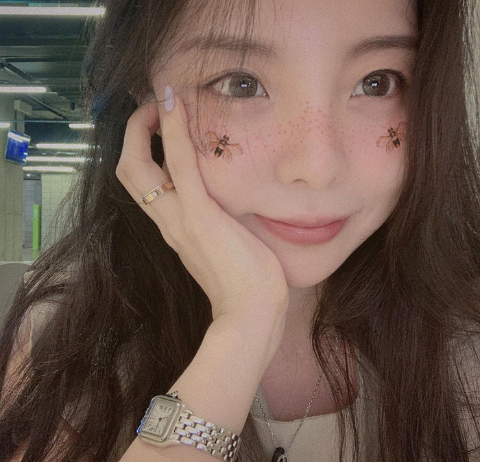 Chị gái Jung Jiwoo của BTS J-Hope thông báo sẽ ký hợp đồng với CUBE Entertainment Ảnh 5