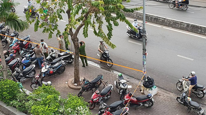 Lực lượng chức năng phong tỏa hiện trường.&nbsp;