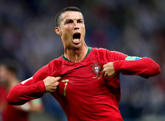 Ronaldo hướng tới mục tiêu xô đổ kỷ lục của Ali Daei.