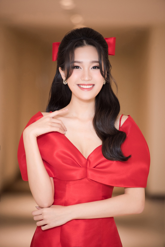 Top 10 Hoa hậu Việt Nam 2020 - Doãn Hải My diện áo dài đỏ chiếm spotlight, nhan sắc rạng rỡ Ảnh 4