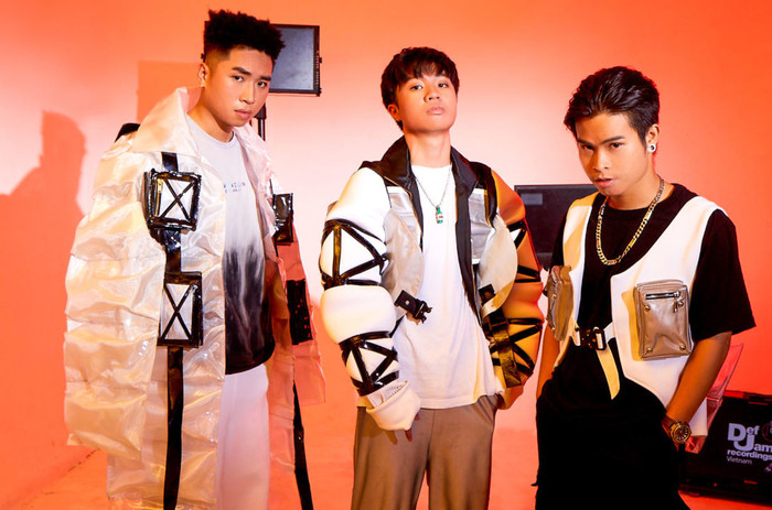 RIGHT: Từ chiến binh King of Rap cho đến 'anh em chung nhà' Rihanna, Justin Bieber Ảnh 5