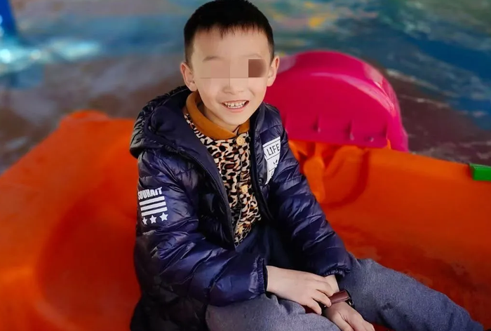 Bé trai 6 tuổi bị sát hại. 