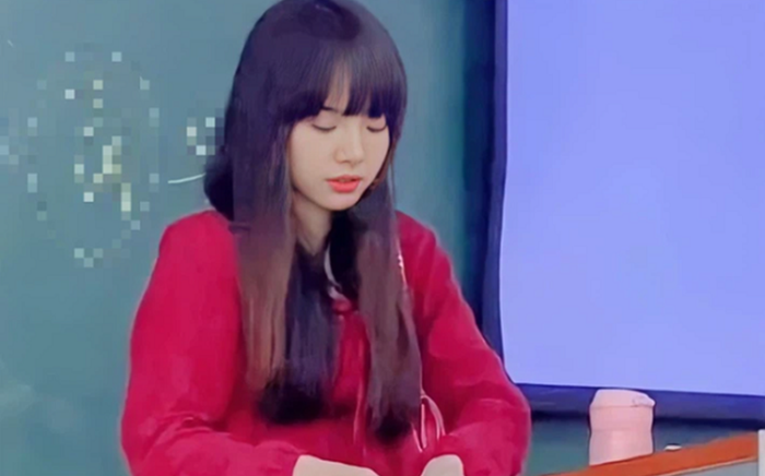 Cô giáo bất ngờ nổi tiếng khi sở hữu ngoại hình giống với nữ ca sĩ đình đám Kpop Ảnh 2