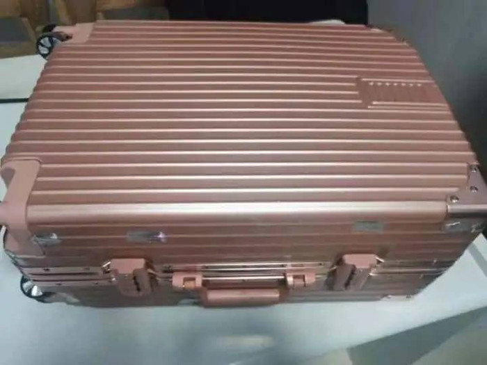 Vali đựng tiền sính lễ của Dương dành cho bạn gái. 