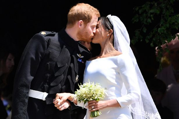 Harry và Meghan 'bẽ mặt' vì bị phanh phui không kết hôn vào 3 ngày trước đám cưới hoàng gia Ảnh 3