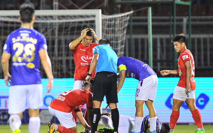 Tác giả pha vào bóng khiến Hùng Dũng gãy chân có nhận án phạt nặng? Ảnh 2