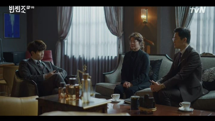 'Vincenzo': Mafia là phụ tấu hài mới chính 'Ngồi buồn thì ăn khoai, ăn khoai xong lại buồn' Ảnh 16