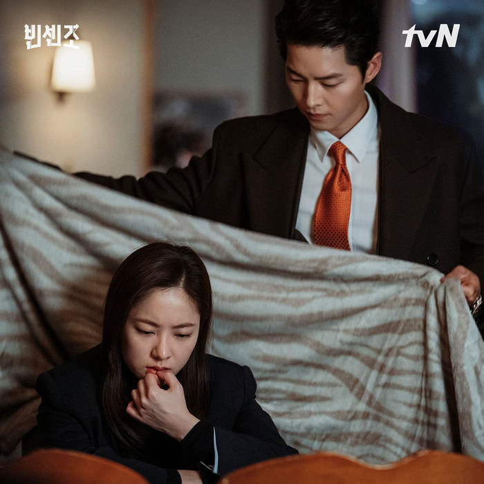 'Vincenzo': Mafia là phụ tấu hài mới chính 'Ngồi buồn thì ăn khoai, ăn khoai xong lại buồn' Ảnh 7