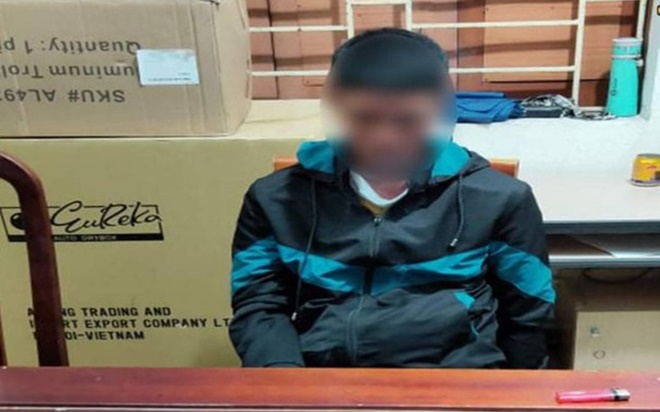 Bắt gã đàn ông giở trò đồi bại với bé gái ở trường tiểu học Ảnh 2