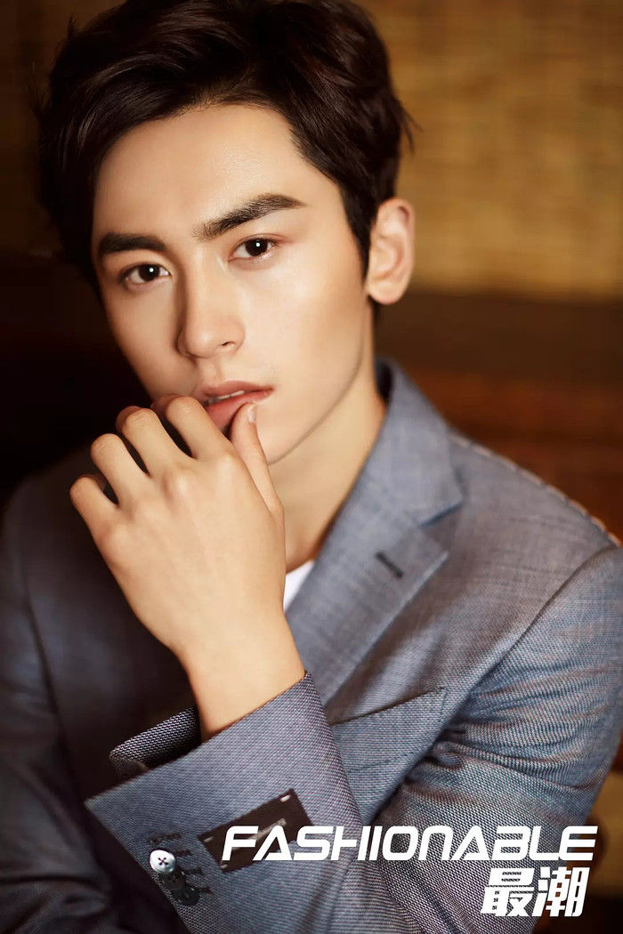 Vừa hot lên sau 'Sơn hà lệnh', Trương Triết Hạn đã nhăm nhe cướp hợp đồng quảng cáo của Vương Nhất Bác?