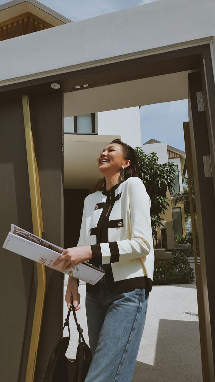 Siêu mẫu Thanh Hằng nhắn nhủ phái đẹp: Dịu dàng sẽ được tặng hoa Ảnh 4