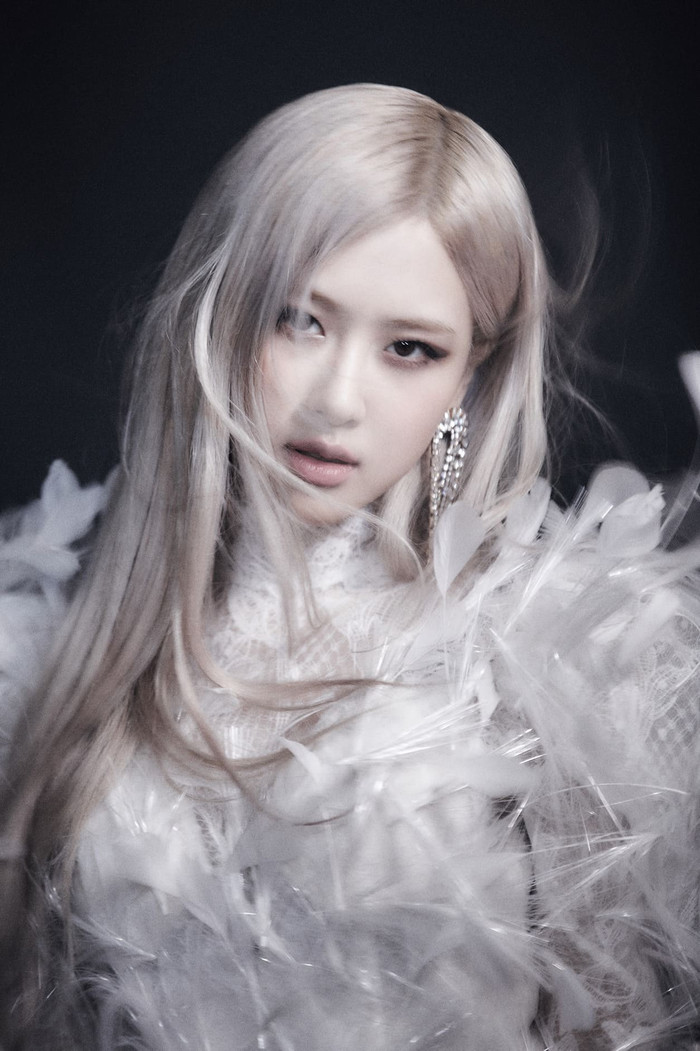 Rosé (BlackPink) chiêu đãi fan loạt ảnh hậu trường mới tinh: Chụp vội mà nhan sắc vẫn đỉnh Ảnh 13