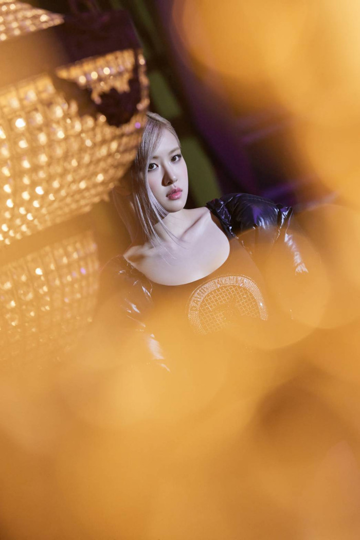 Rosé gửi lời cảm ơn tới người hâm mộ vì đã ủng hộ màn debut solo