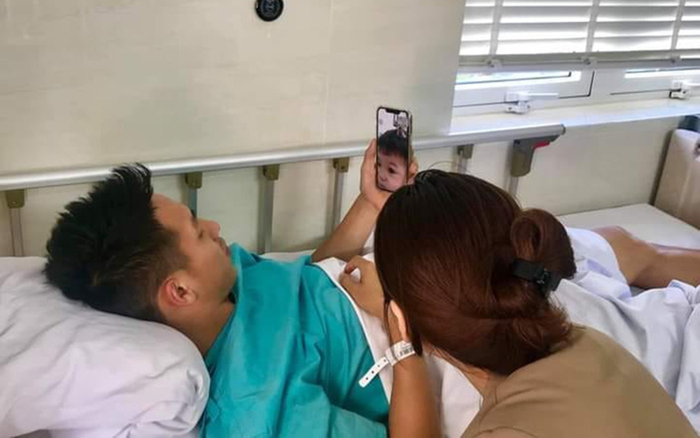 Hùng Dũng gọi video ngắm con trai trước khi vào phòng mổ Ảnh 2