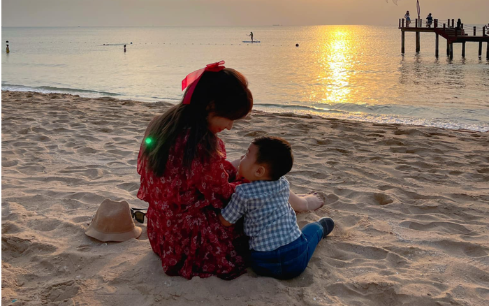 Hoà Minzy tự nhận “đẻ thuê” khi tiết lộ con trai giống hệt bố Ảnh 2