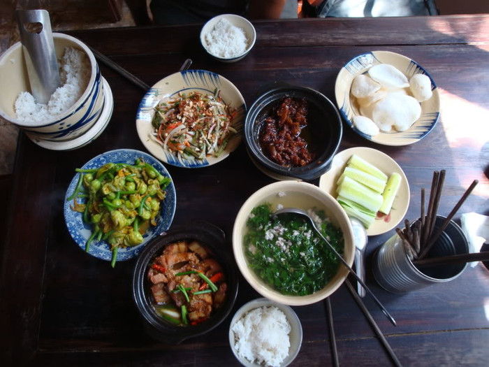 Văn hóa bàn ăn của người Việt: Quan niệm 'thừa hơn thiếu' liệu có còn đúng đắn? Ảnh 6