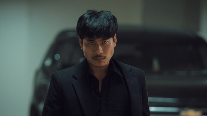 'Chìa khóa trăm tỷ': Kiều Minh Tuấn mặt ngầu 1 mình chống lại 10 người, Thu Trang hỏi: 'Võ sĩ thiệt?' Ảnh 4