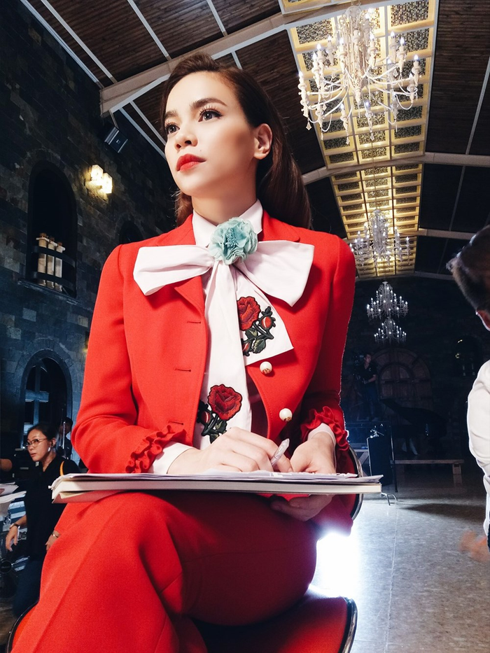 Nhờ kinh nghiệm từng làm mẫu của mình nên khi trở lại cùng cương vị HLV The Face, Hồ Ngọc Hà đã nhận được nhiều sự tán thành từ mọi người