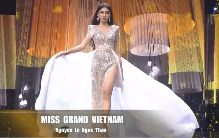 Ngọc Thảo trình diễn dạ hội đẹp lộng lẫy, tung cánh bồ câu chiếm spotlight Bán kết Miss Grand Ảnh 10