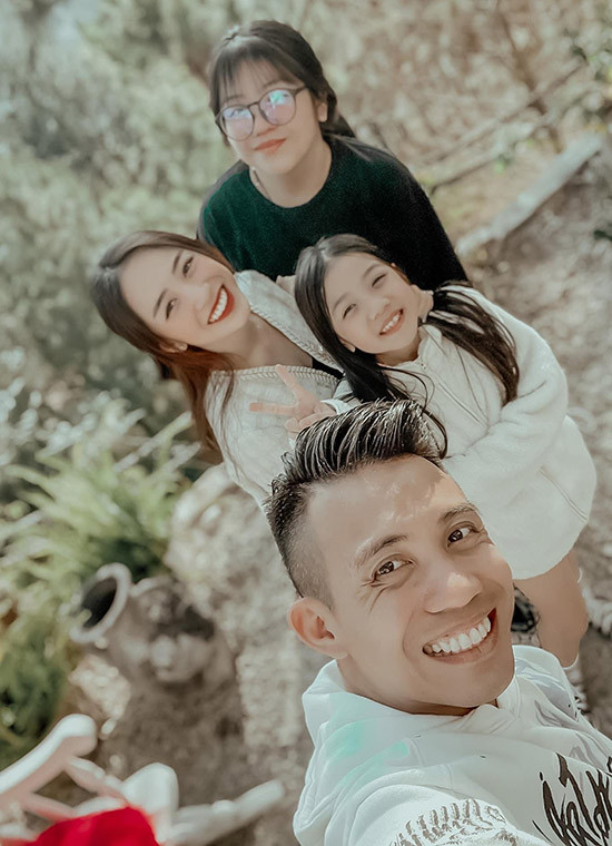 Minh Nhựa vẫn dành thời gian để gặp các con