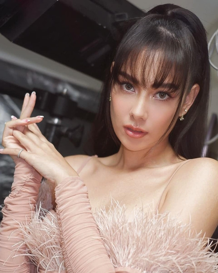 Sammy Cowell sẽ sánh đôi cùng 2 trai đẹp Push Puttichai và Porshe Saran trong phim mới Ảnh 4