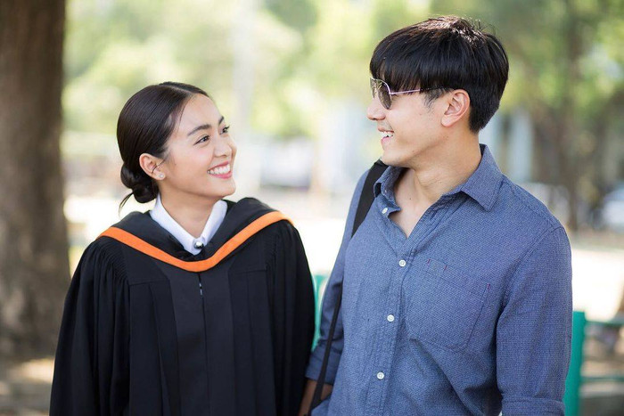 Mai Warit lần đầu tiết lộ về mối quan hệ với bạn diễn Oom Eisaya, có đúng như khán giả nghĩ? Ảnh 10