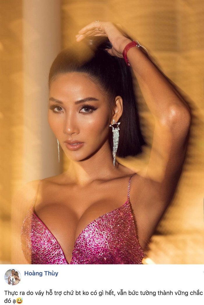 Tuy chiếc váy này từng khiến Hoàng Thùy bị vướng vào nghi vấn can thiệp thẩm mỹ, nhưng người đẹp cũng cho biết, do trang phục hỗ trợ chứ mình vẫn 'tường thành' như cũ thôi.&nbsp;
