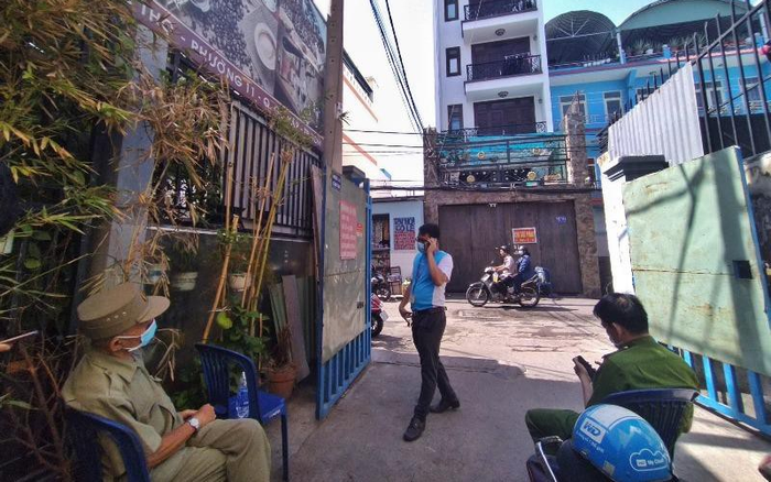 TP.HCM phong toả 2 địa điểm liên quan ca nhập cảnh trái phép mắc COVID-19 Ảnh 2