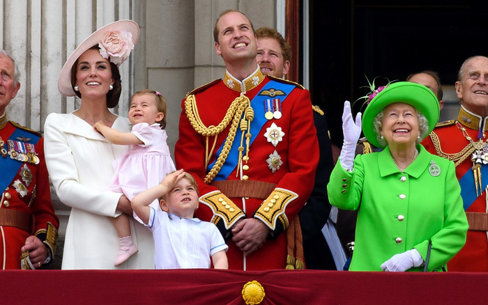 Tại sao các thành viên Hoàng gia Anh không sử dụng họ? Ảnh 2