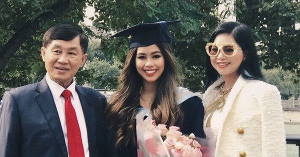 Tỉ phú Johnathan Hạnh Nguyễn chụp ảnh cùng 3 quý tử, dân mạng xuýt xoa: Thần thái quá đỉnh! Ảnh 3