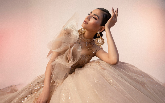 Á hậu Trương Thị May diện váy cưới ôm sát, khoe body nóng rực chuẩn như tạc tượng Ảnh 2