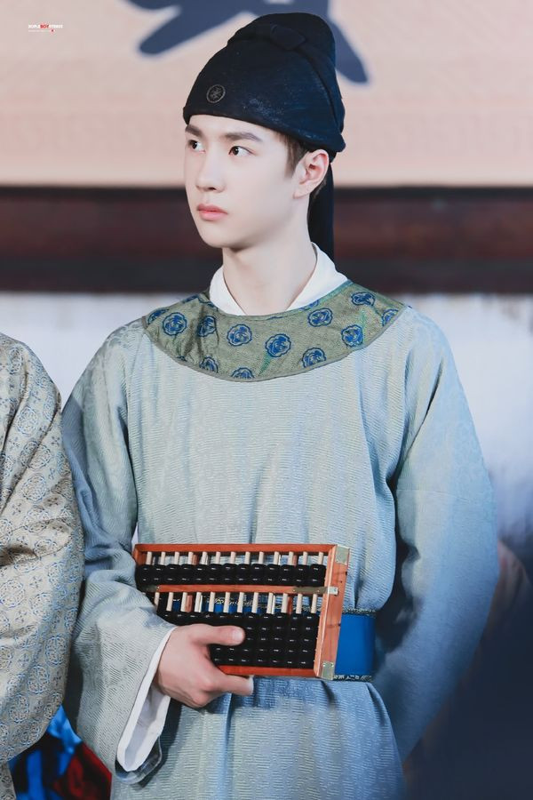 Hình ảnh đẹp tựa ngọc của Vương Nhất Bác trong 'Phong khởi Lạc Dương' khiến fans xao xuyến Ảnh 5