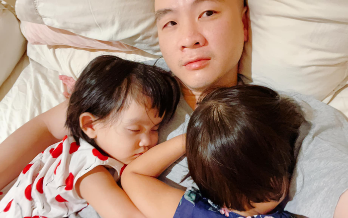 Sau chuỗi ngày nước mắt ngắn dài, giờ bé Sóc và Đỗ Mạnh Cường như hình với bóng Ảnh 2