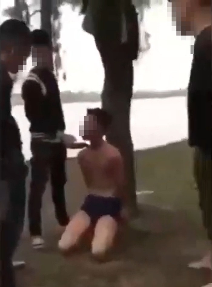 Nam thanh niên bị nhóm người đánh đập gây phẫn nộ