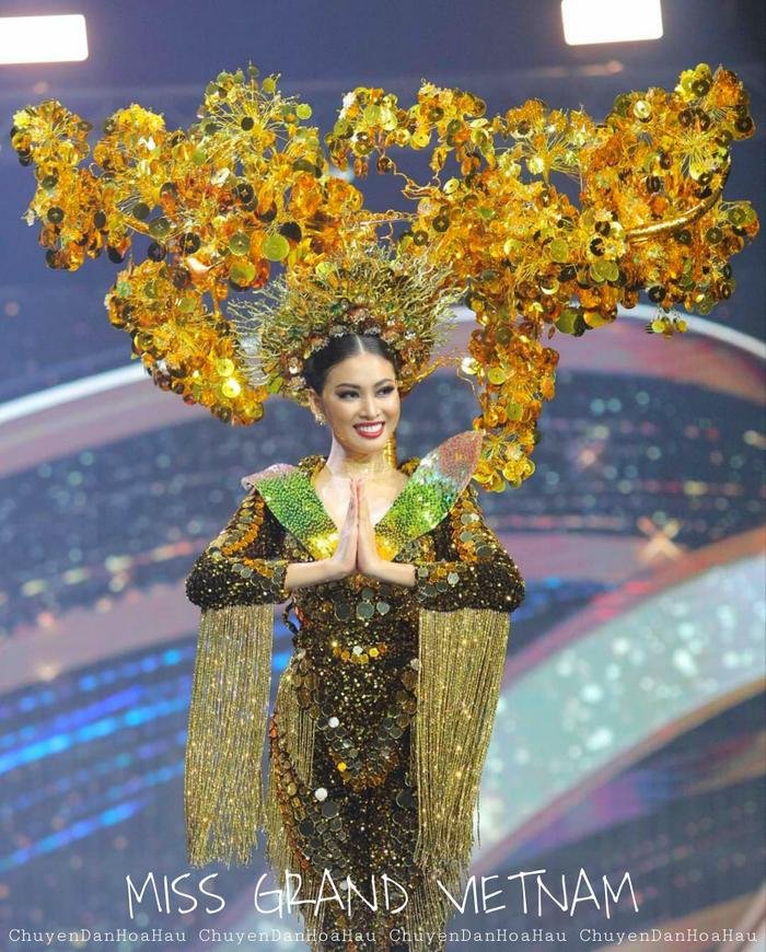 Ngọc Thảo diện váy dạ hội vàng giống hệt H'Hen Niê, 'bấm quẻ' vào thẳng Top 5 Miss Grand? Ảnh 10