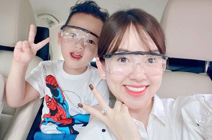 Phản ứng hài hước của Ly Kute khi con trai bày cách làm giàu cực dễ Ảnh 3