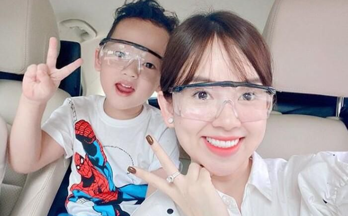 Phản ứng hài hước của Ly Kute khi con trai bày cách làm giàu cực dễ Ảnh 2