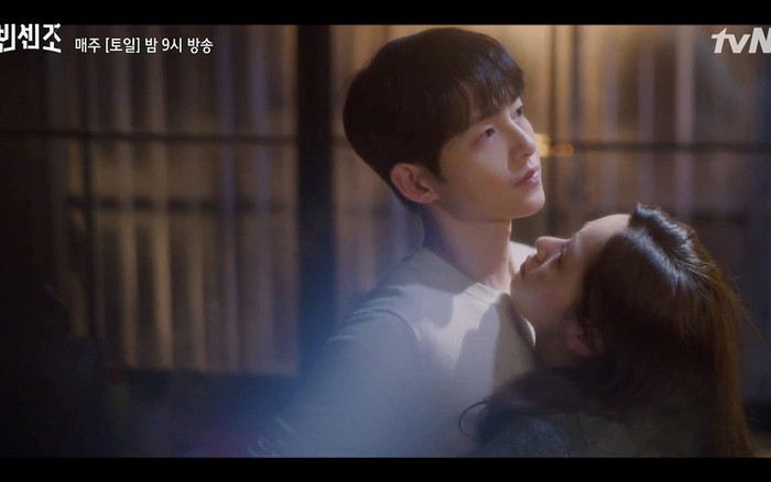 'Vincenzo': Khán giả quắn quéo với bài 'test rung động' của Jeon Yeo Bin và Song Joong Ki Ảnh 2