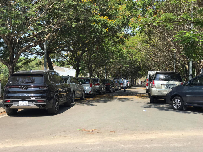 Dàn xế hộp đậu kín Làng Đại học